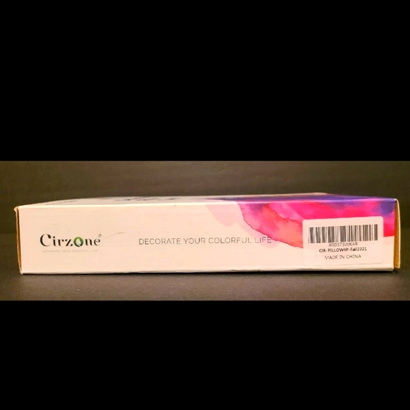 Cirzone Fall Pillow Covers 18" x 18" Set of 4 Fall Decor New In Box - Picture 3 of 3